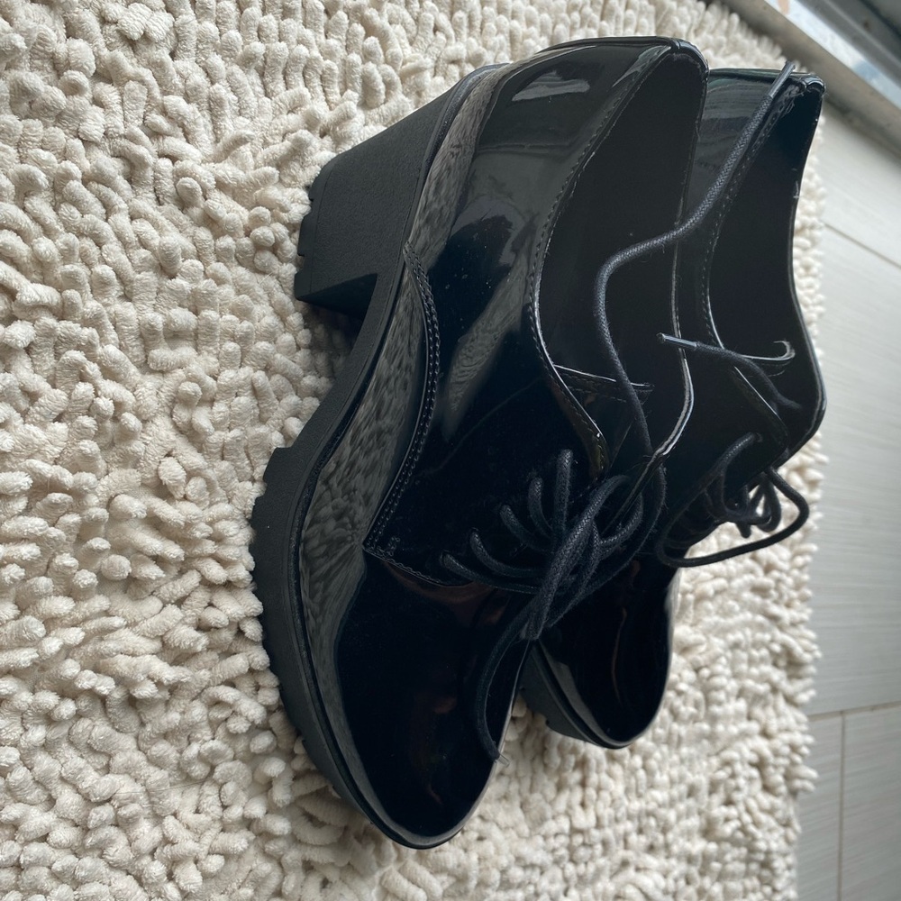 Mix No. 6 Black Platform Shoes Sleek Design